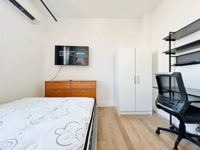 Photo - Furnished room/NOT APARTMENT Unit 7A