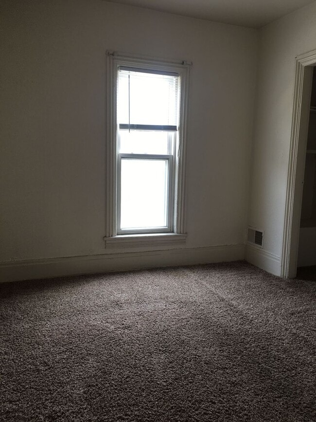 Photo - 460 Cooper St Unit Upper