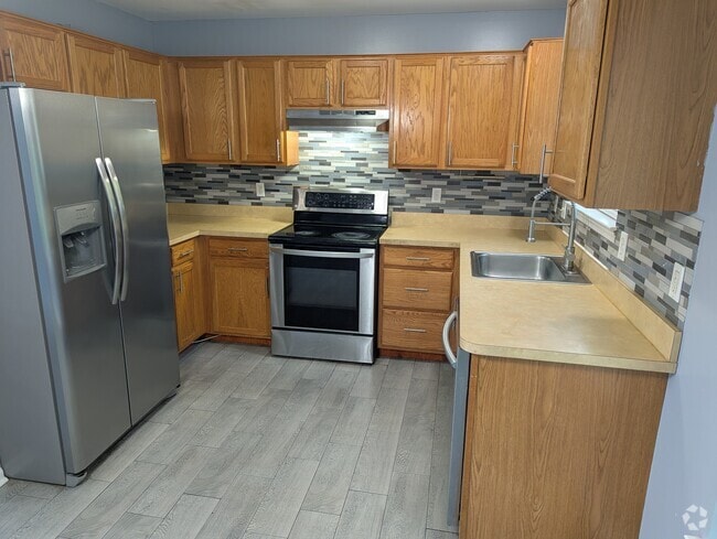 Building Photo - 20736 Williamson St Rental