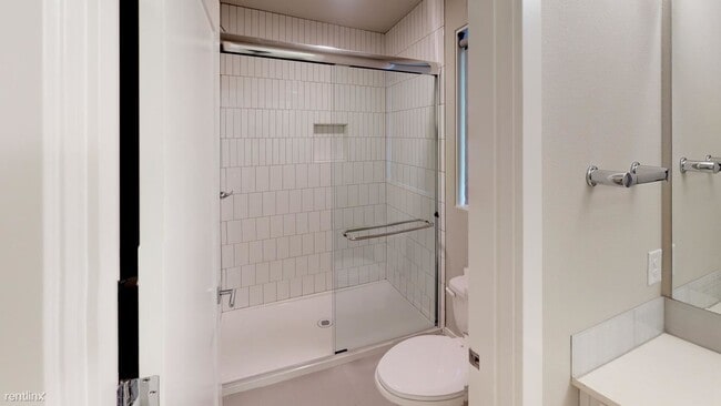 Photo - 1 br, 1 bath House - 4058 SE Holgate Blvd ...