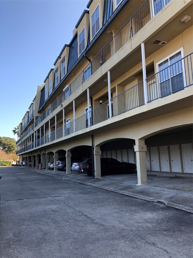 Photo - 921 Marine Dr