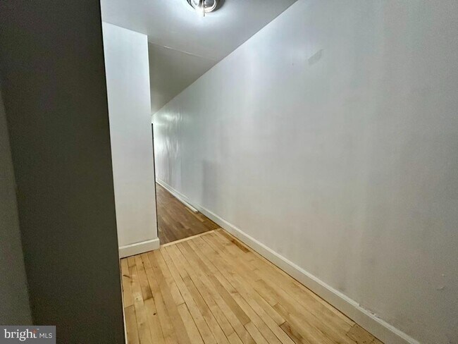 Photo - 2823 W Girard Ave Unit 2R