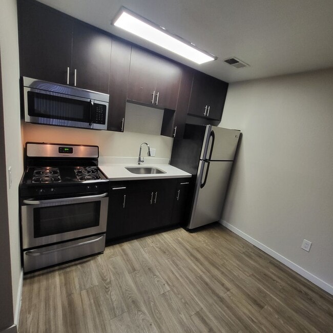 Photo - Riverbend Apartments | Park-Like Community Near Downtown Sacramento