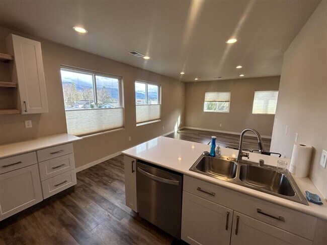 Photo - 211 Baker St Unidad 211 Baker St  C