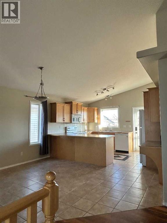 Photo - 19 Rivergreen Rd W