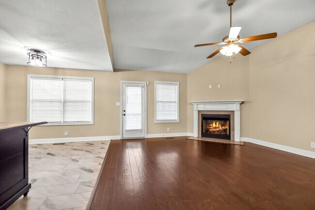 Photo - Pet Friendly Three Bedroom!