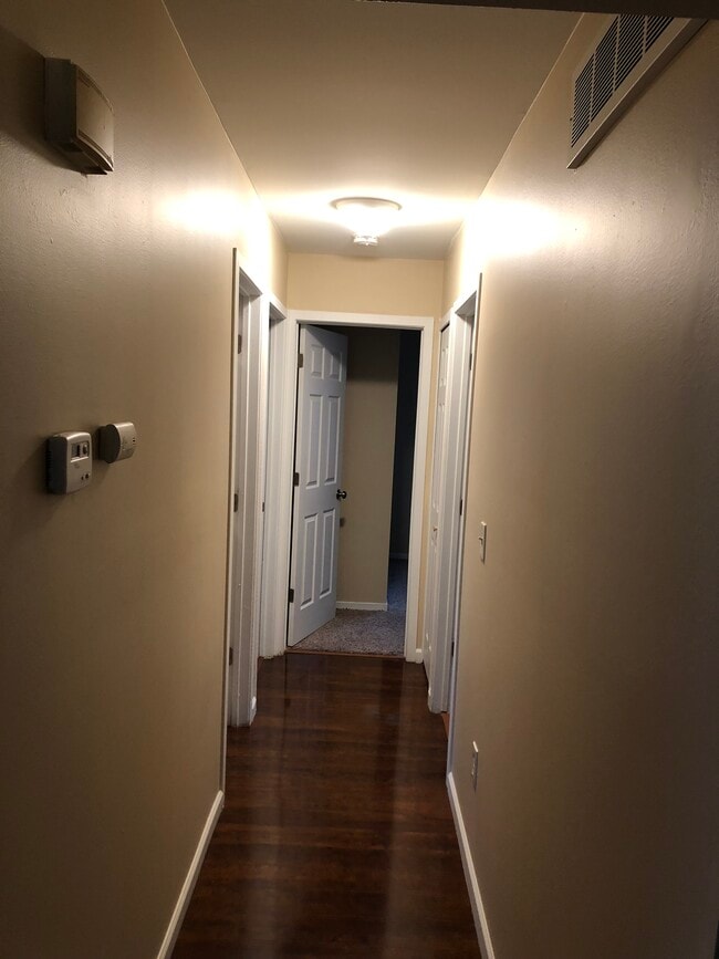 Photo - 563 E Guthrie Ave