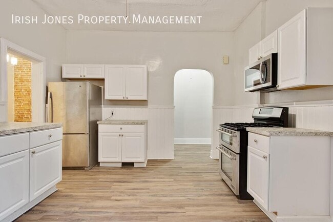 Photo - 608 Niagara St Unit Lower