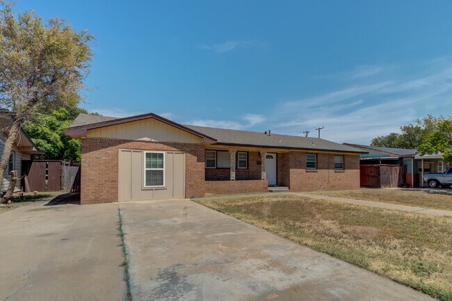 Photo - 1st Month's Free! Spacious 4 Bed 2 bath in Central Lubbock!