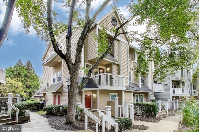 Building Photo - 5801 Inman Park Cir Unit 300