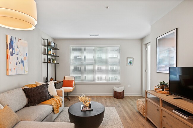 1 Bedroom- Spacious Livingroom - Lofts at Yard 56