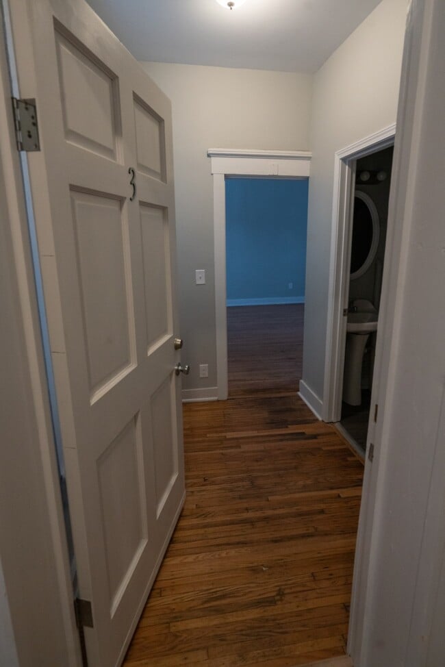 Photo - 222 E Oak St Unit 3