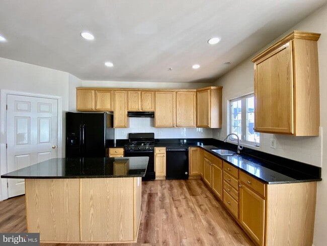 Photo - 23412 Winemiller Way