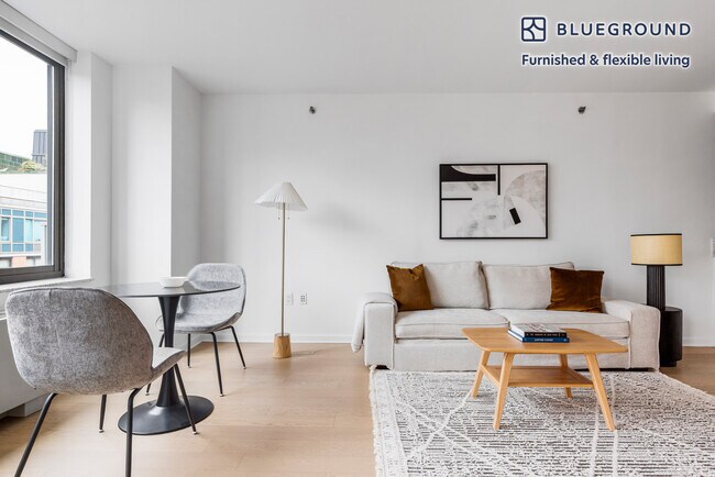 Photo - 535 W 23 St Unidad FL14-ID2043