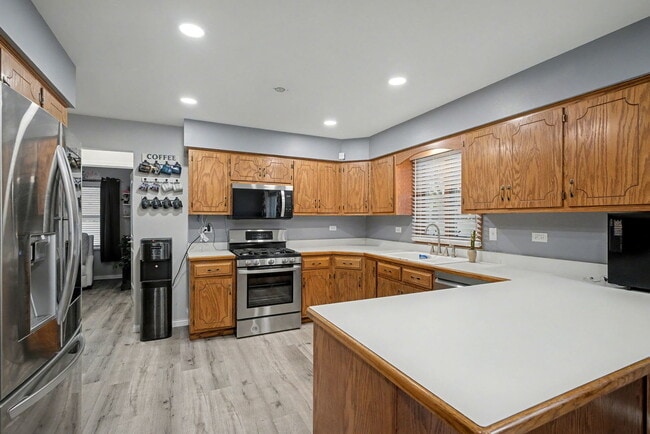 Photo - 2208 Root St