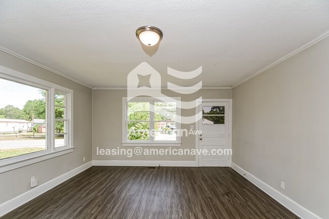 Photo - 4703 Jefferson St