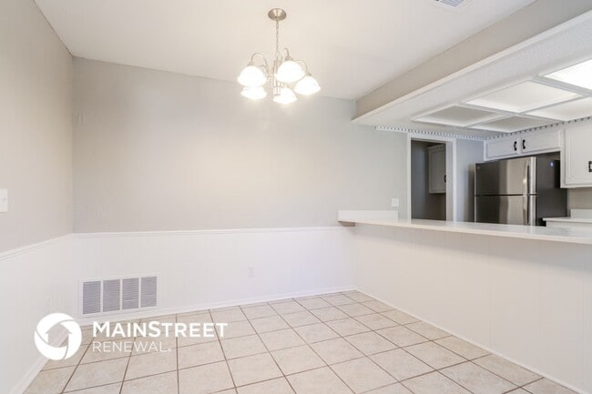 1113 N Patterson Dr
