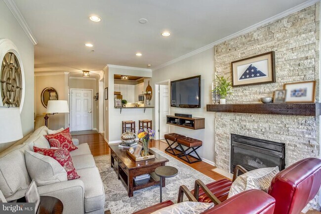 Building Photo - 4951 Brenman Park Dr Unit 216 Rental