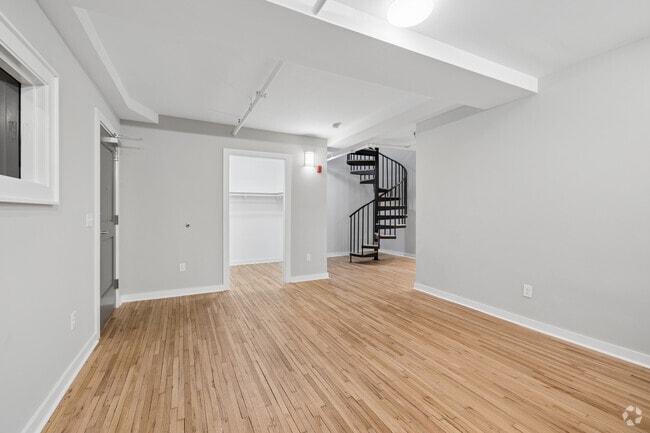 2BR, 2BA - 1,008SF - Primary Bedroom