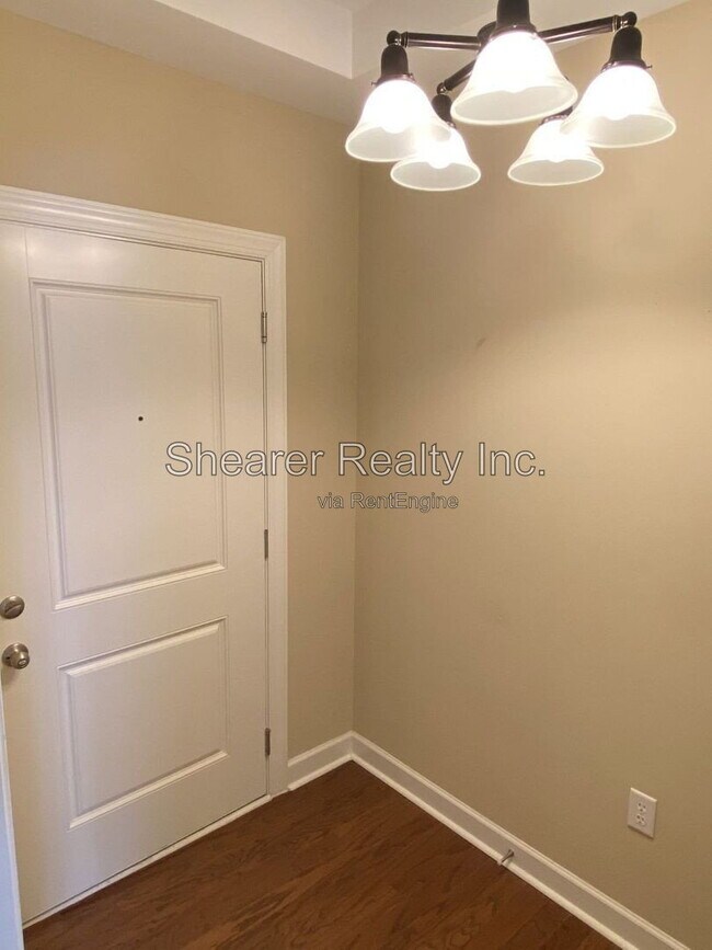 1829 Kenilworth Ave Unit 102b