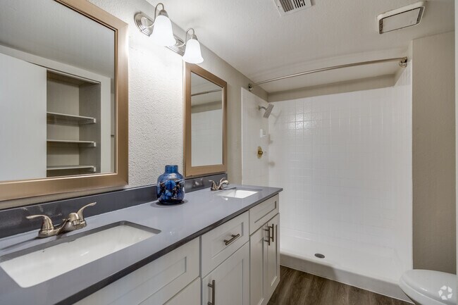2&nbsp;HAB, 2&nbsp;BA - 1,200&nbsp;ft² - Indigo on Sunset