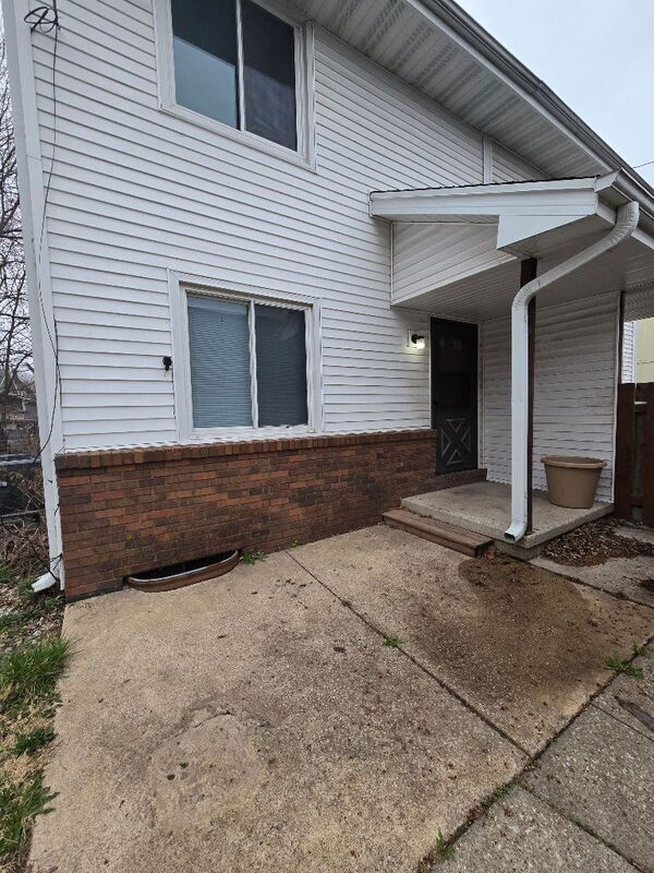 Photo - 1240 Sampson St