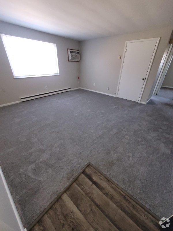 Building Photo - 4600 Applegrove St NW Rental
