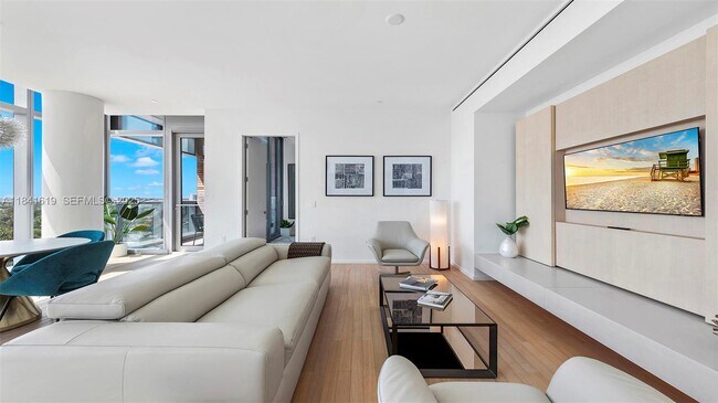 2901 Collins Ave Unit 1403