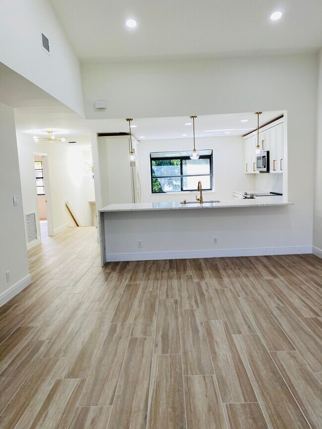 7917 La Mirada Dr Condo Condo for Rent in Boca Raton, FL