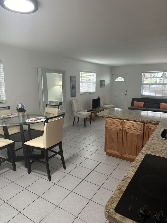 Photo - 506 SW 18th Ct Unit Hilda