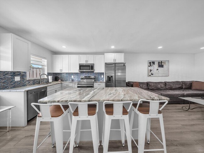 Photo - 2019-2023 NE 15th Ave Unidad 2023 ne 15th ave
