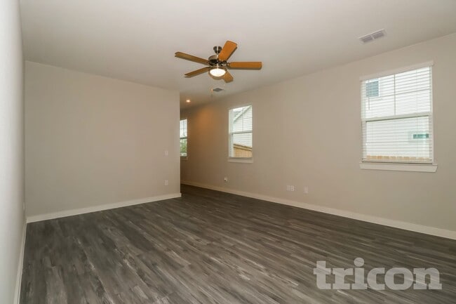 445 Raglands Rd
