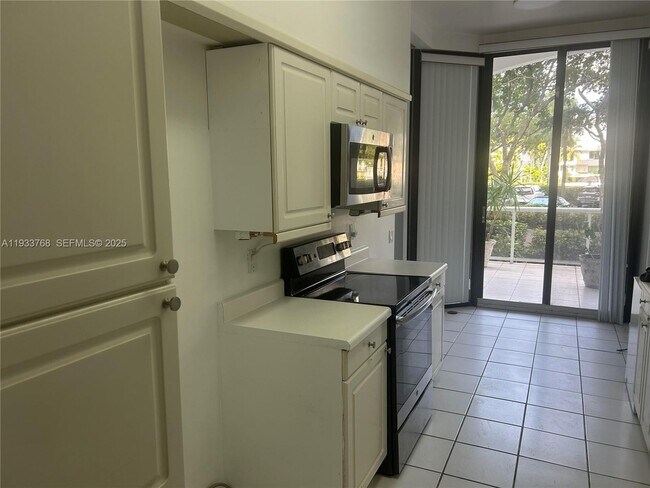 Photo - 3640 Yacht Club Dr Unidad 104