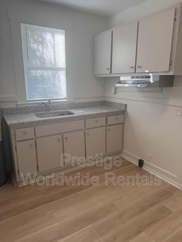 Photo - 2713 Dawson St