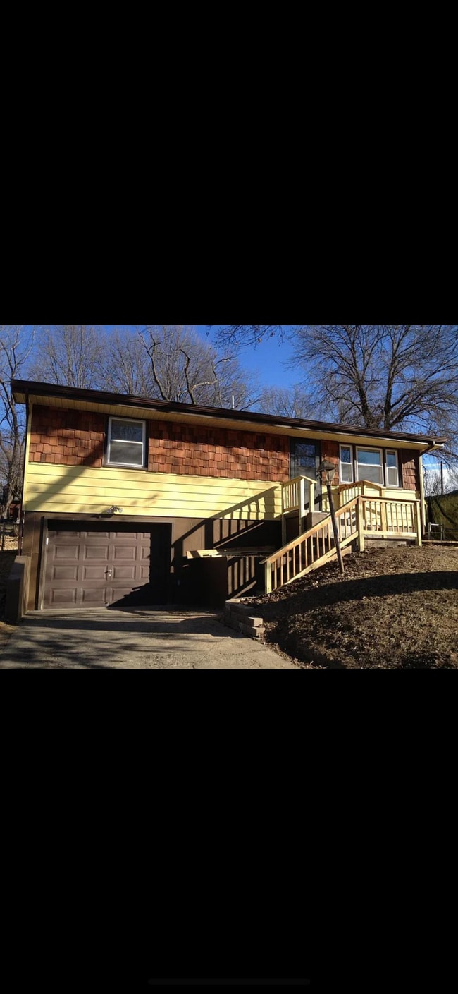 Building Photo - 4005 N Jackson Ave Rental