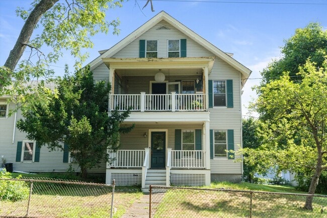 Building Photo - 34 Lyndon St Unit A