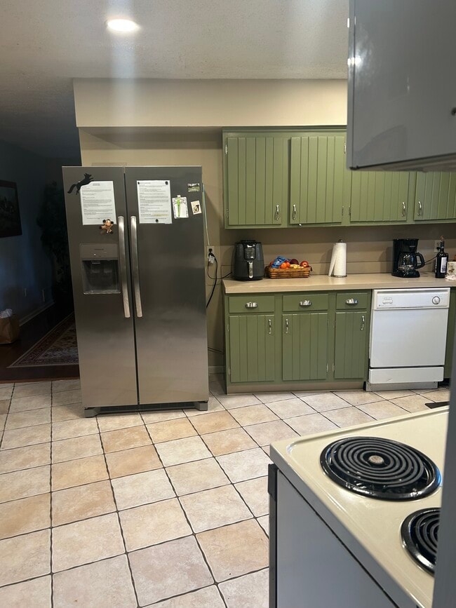 Photo - 94 Range End Manor