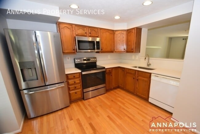 Photo - 571 Quaker Ridge Ct