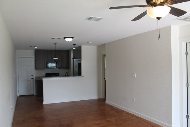 301 E Bowie St