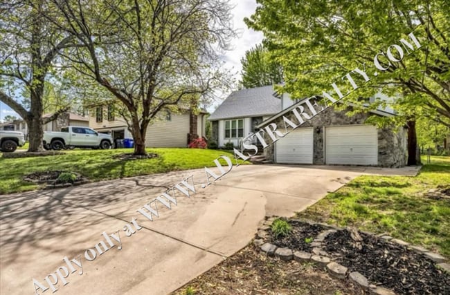 Photo - Beautiful 4 Bed 2 Bath Home in Olathe-Available in JULY!!