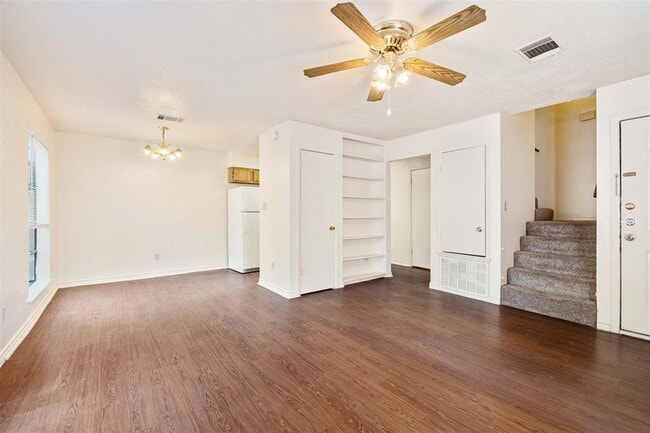 Photo - 115 S Frio St Unit I