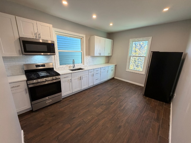 Building Photo - 224 N 9th St Unit 2