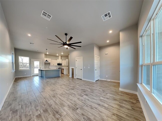 Photo - 312 W 3rd St