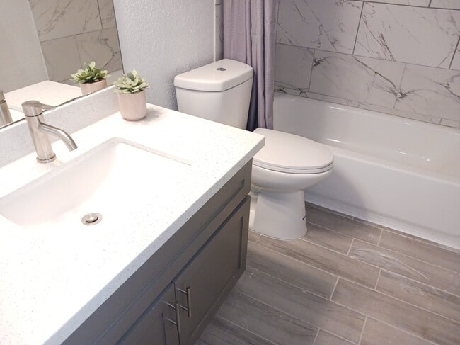 Photo - 600 Nottingham