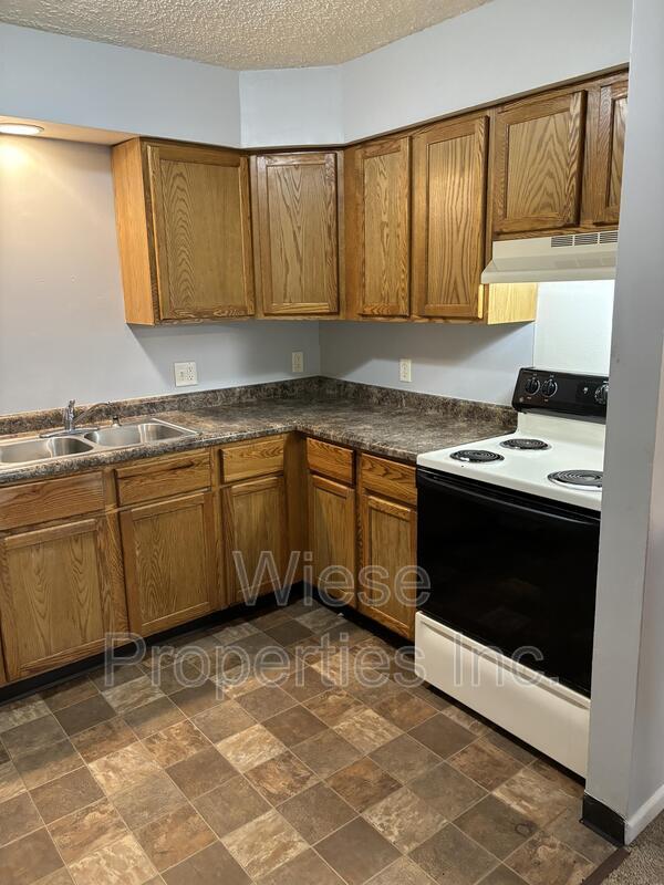 Photo - 2110 Bradley Ct