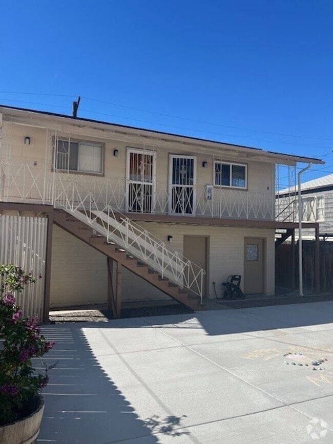 Building Photo - Temp 174 Unit 2 Rental