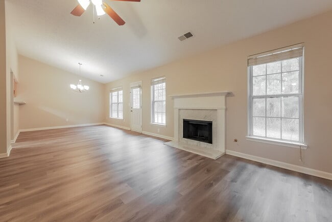 Photo - 1320 Silverstone Trail