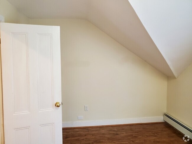 Building Photo - 137 Carleton St Unit 3 Rental