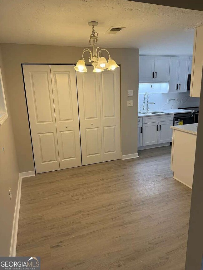 Photo - 418 Engle Dr