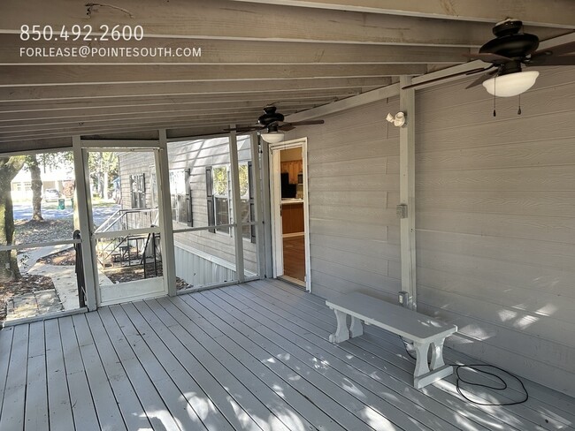 Photo - 832 Cross St